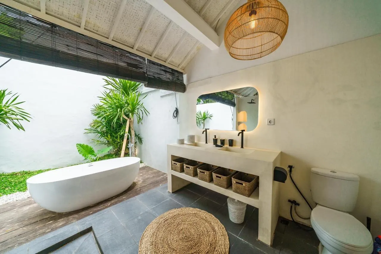 Villa Mana 888 - Cozy Tropical 4Br Villa In Seminyak! 0*, Seminyak (Bali)