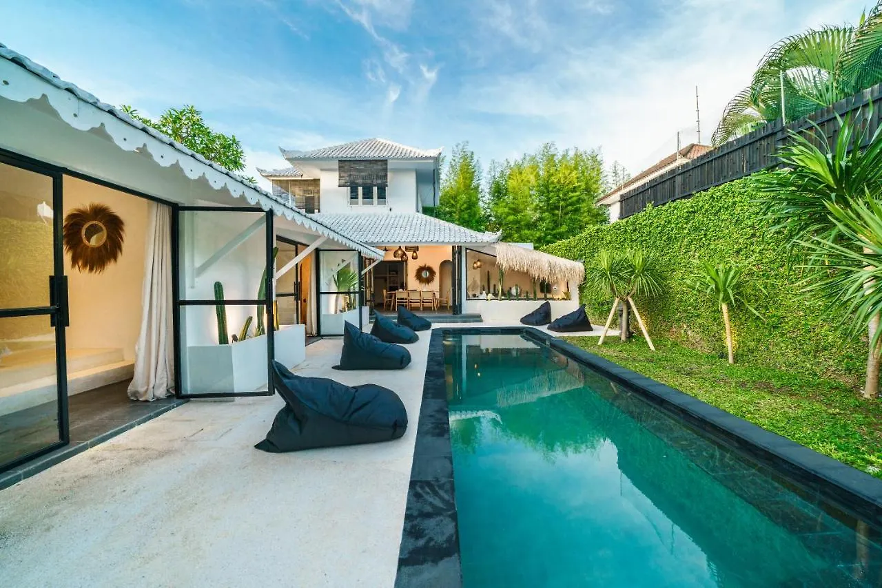 Villa Mana 888 - Cozy Tropical 4Br Villa In Seminyak! 0*,